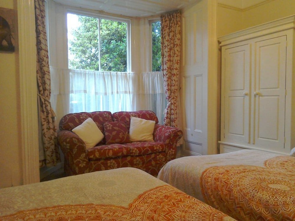 6-bed House in Snowdonia With Your own Private pub view 5