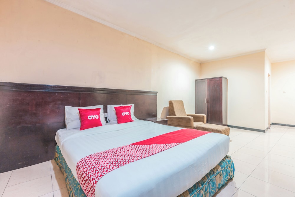 OYO 94759 Hotel Taman Cibinong