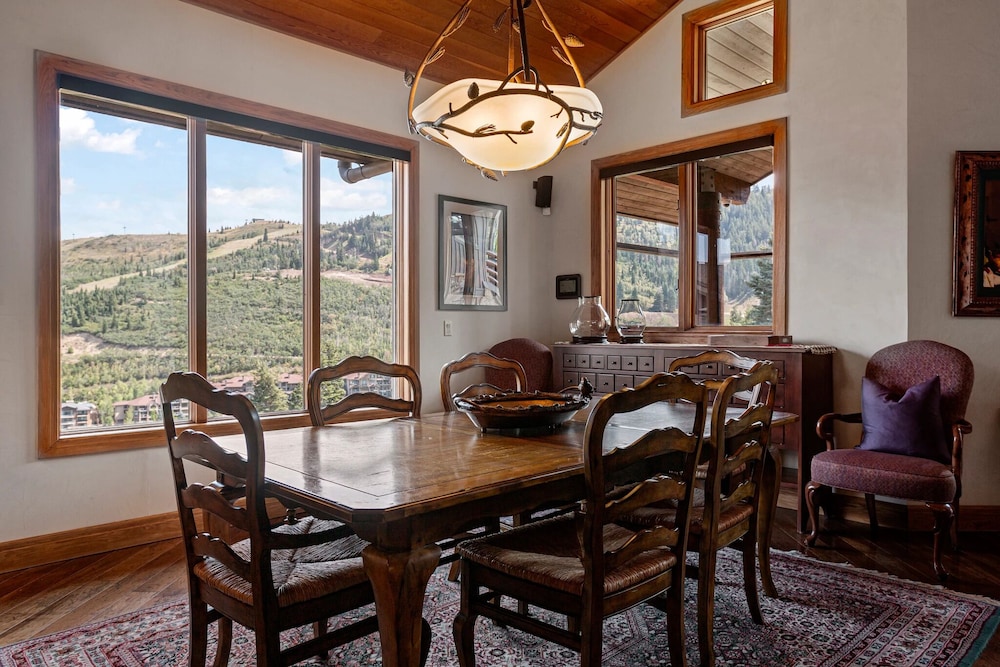 La Maconnerie at Deer Valley Resort - Four Bedroom Condo with Hot Tub #3 4 Condo