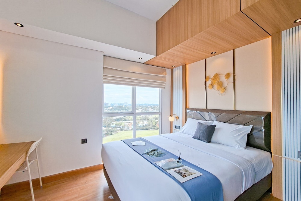 Wooden Tone Studio At Casa De Parco Apartment