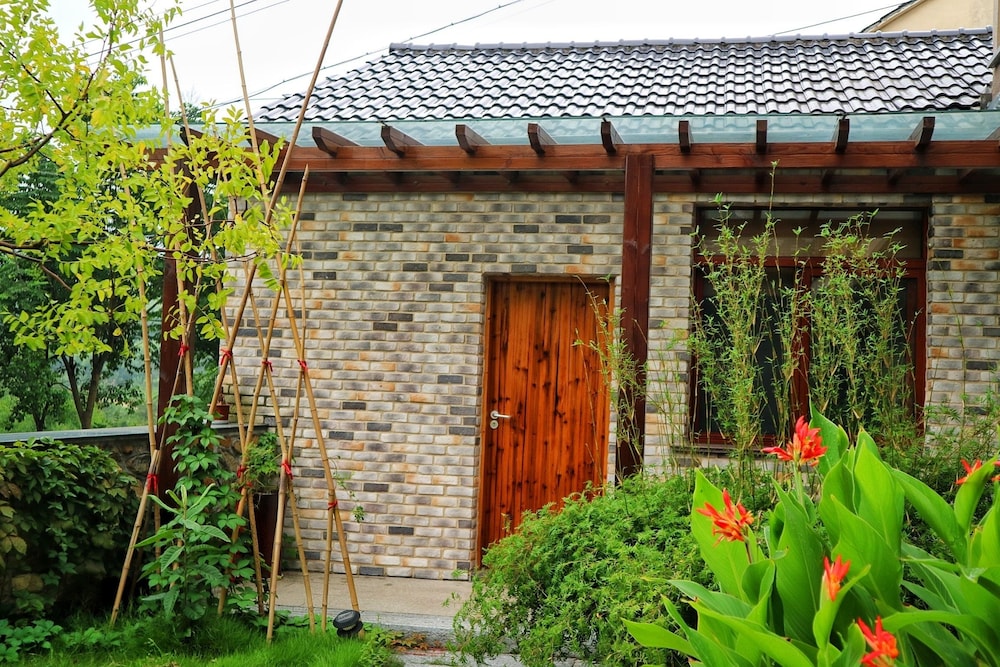 Moganshan Wild House