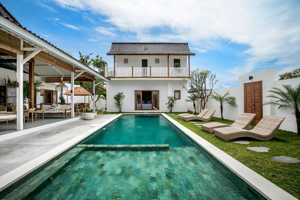Villa Folie by Alfred in Bali - New 5bdr Dream Villa in the Heart of Seminyak