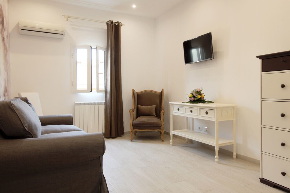Mirko Luxury Inn