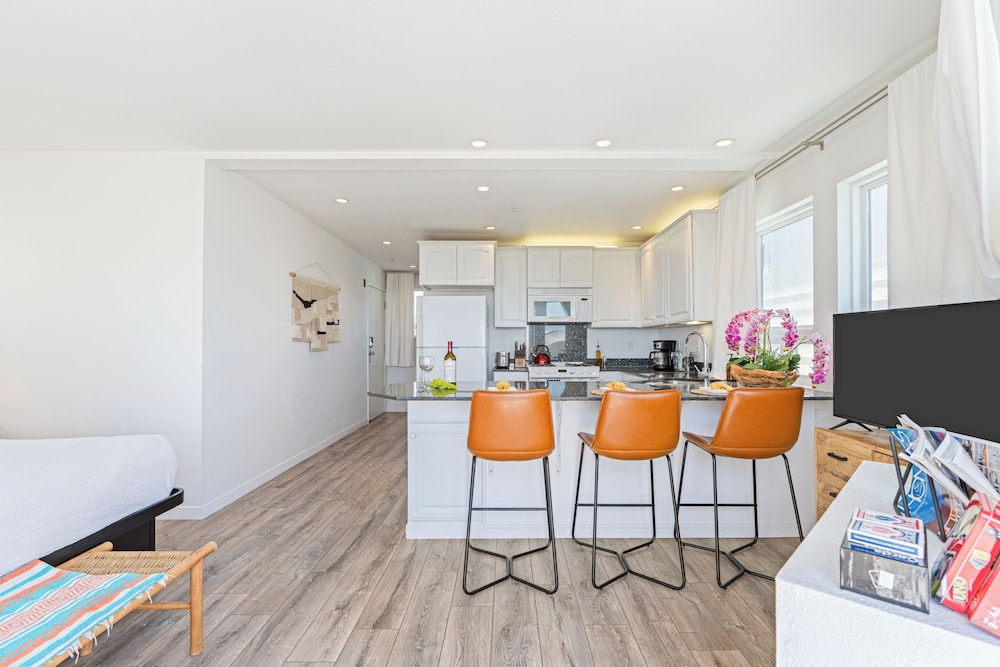 The Cayucan Bungalows by AvantStay Pet-Friendly Getaway Steps from Cayucos State Beach