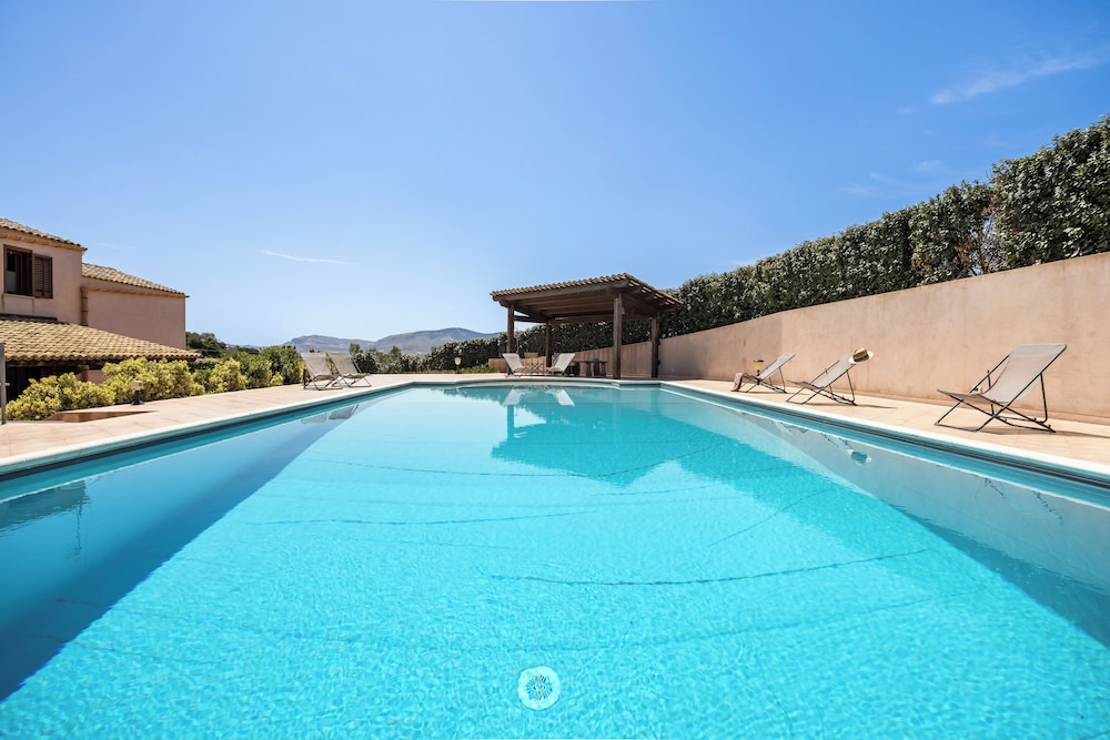 Villa sui Colli Ericini con Piscina