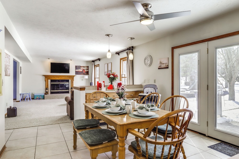 Family Retreat in Beavercreek Area w/ Large Yard!