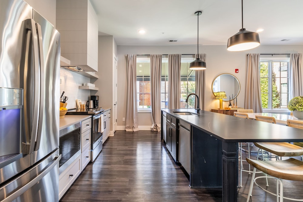 The Magnolia 5 by Avantstay Minutes to Downtown