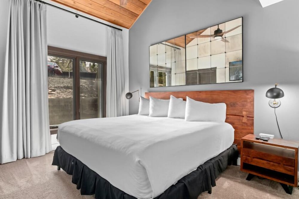 107 - Three Bedroom with Spa Ridgepoint 3 Condo