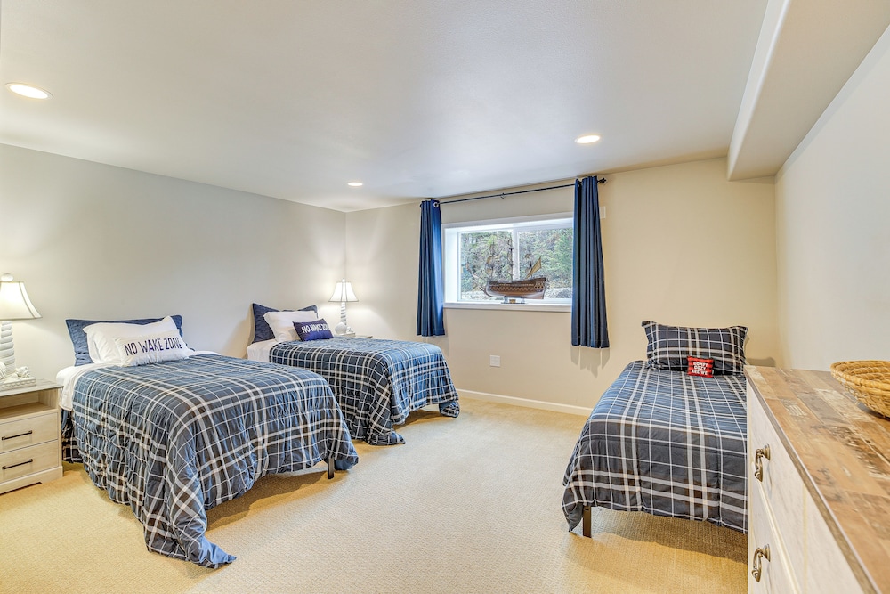 Fish & Hike: Apartment w/ Pool Table in Ketchikan!