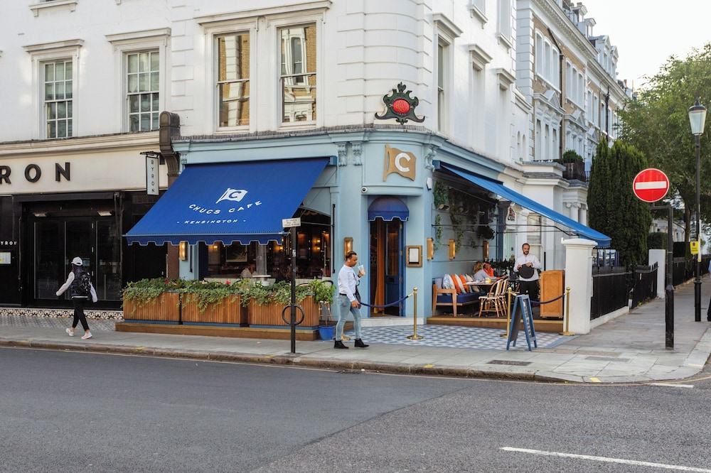 Cresswell Gardens IV by Onefinestay