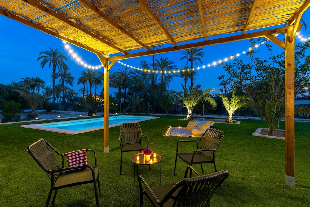 Historical Palms Villa by Fidalsa