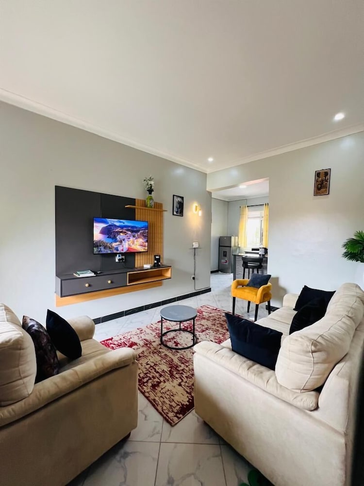VICTORIA ROCK SUITES MUNYONYO