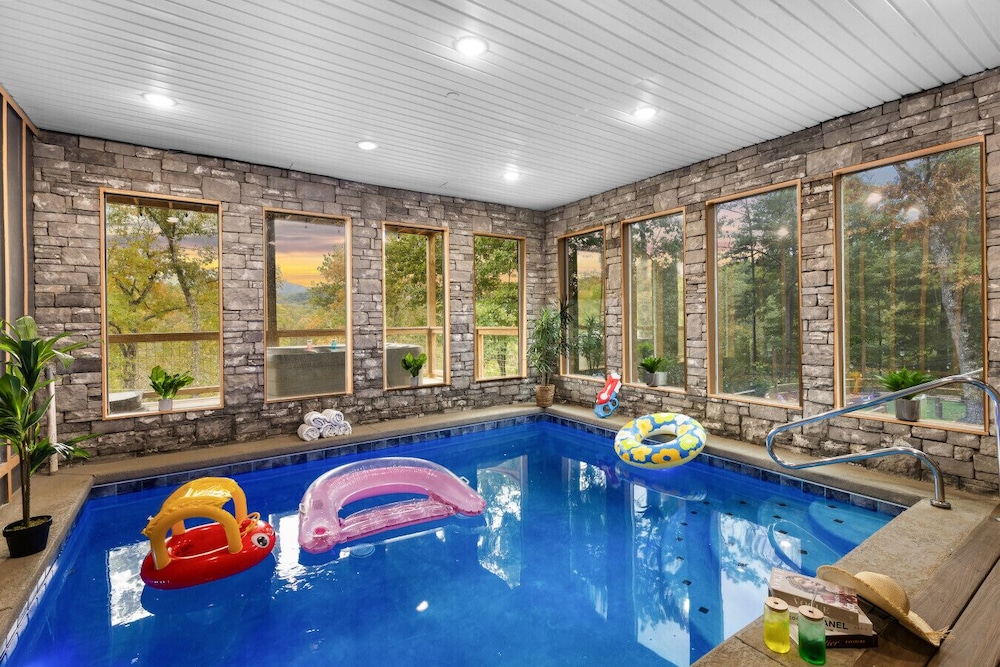 Summit Luxe Resort