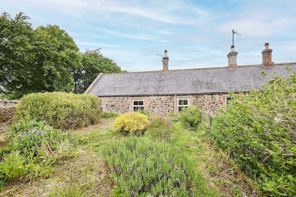 Host Stay Bell Cottage