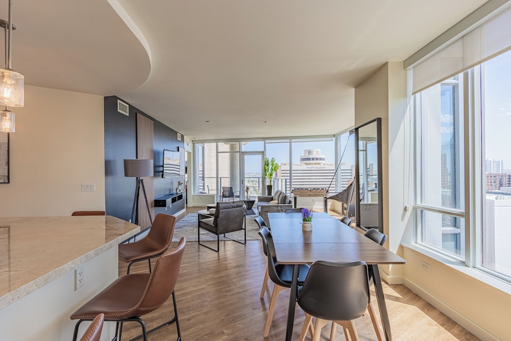 ROVE LIVING/KL - 44 Monroe
