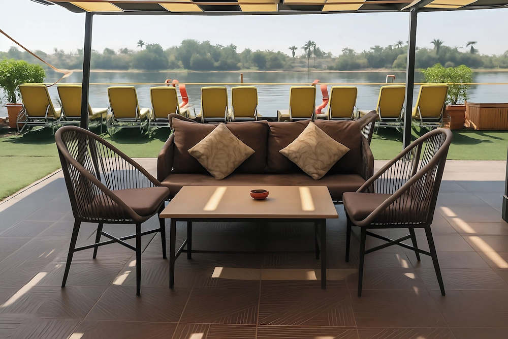 Nile Cruise Essence every Monday from Aswan 3 nights and every Thursday from Luxor 4 nights