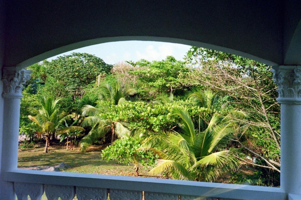 Boston Beach Guest House