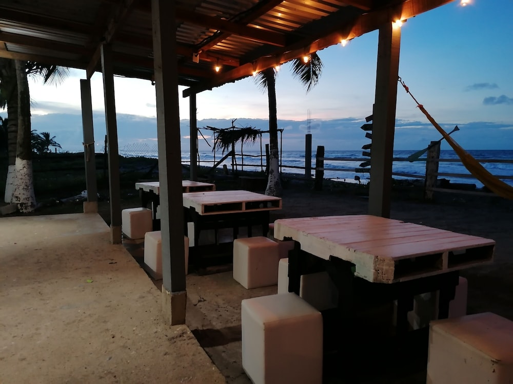 Hostal Rudy's Beach view 3