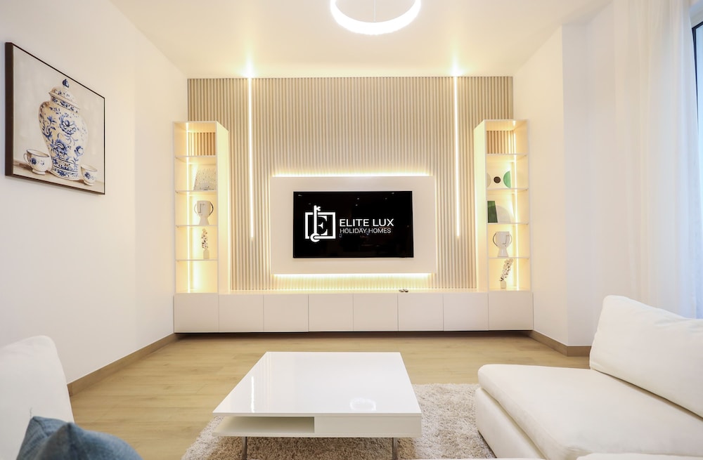 Elite LUX Holiday Homes - 1bhk Beachside Retreat at Port De La Mer Dubai