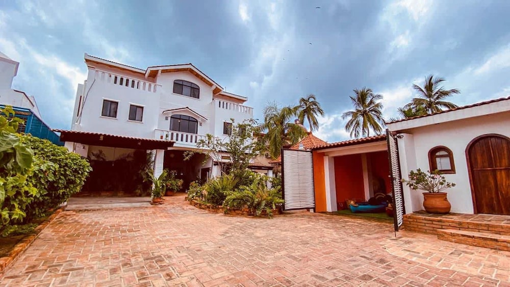 Beachside - Casa Sirena 1BR Suite