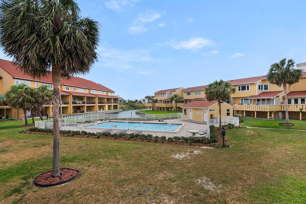 Regency Cabanas D3