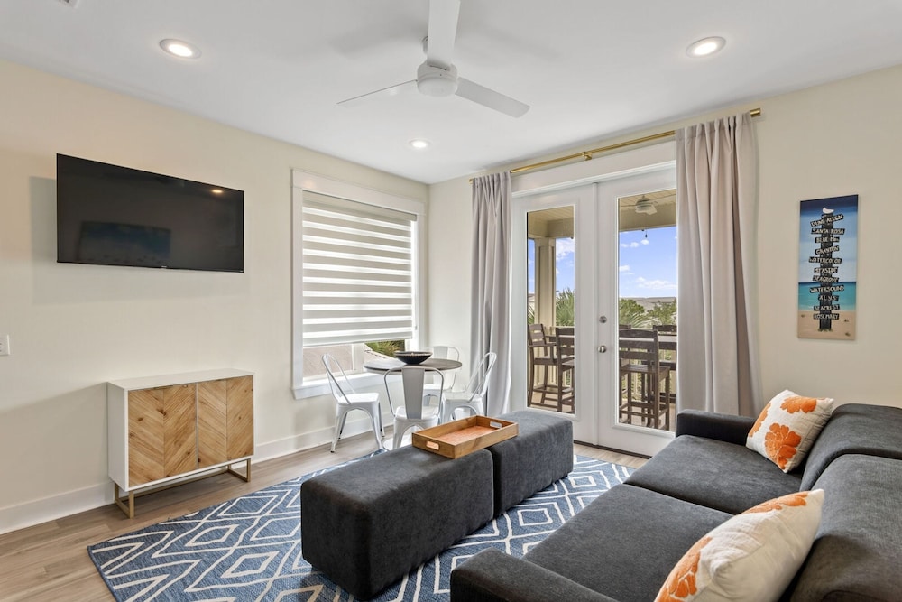 Good Day Sunshine by Avantstay Sleeps 16 Pool Private Beach Access
