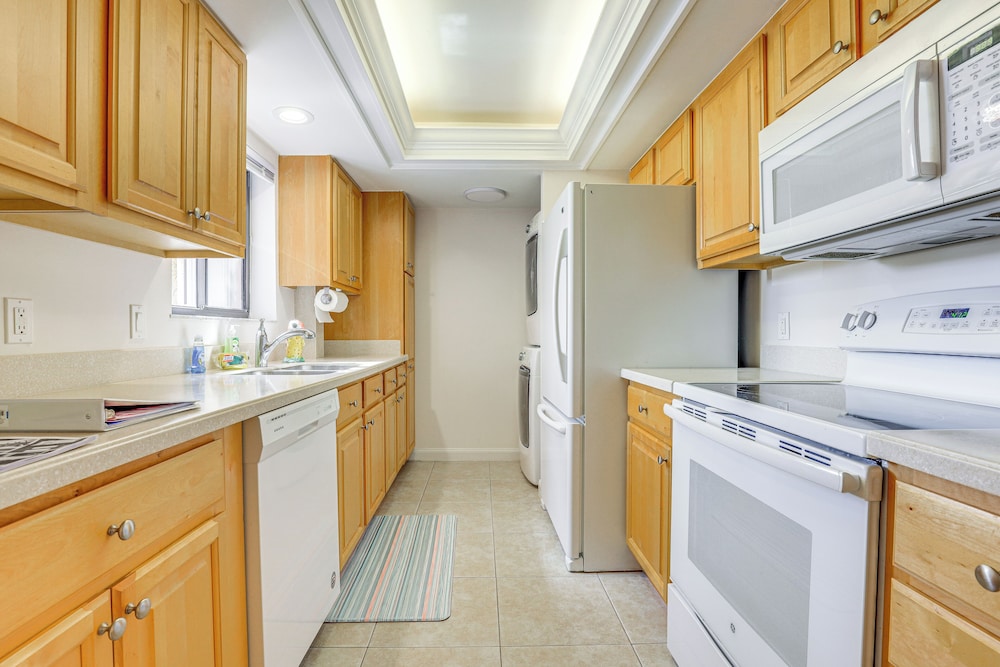 Pool, Golf & Beach Access: Fort Pierce Condo!