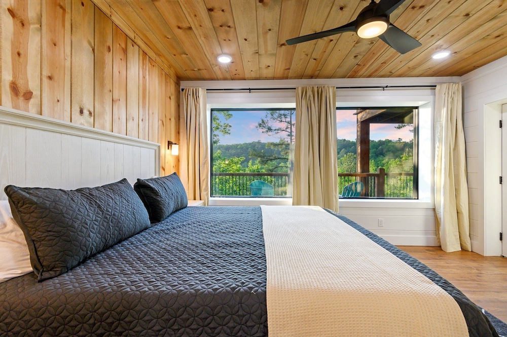 Luxury Retreat in Broken Bow