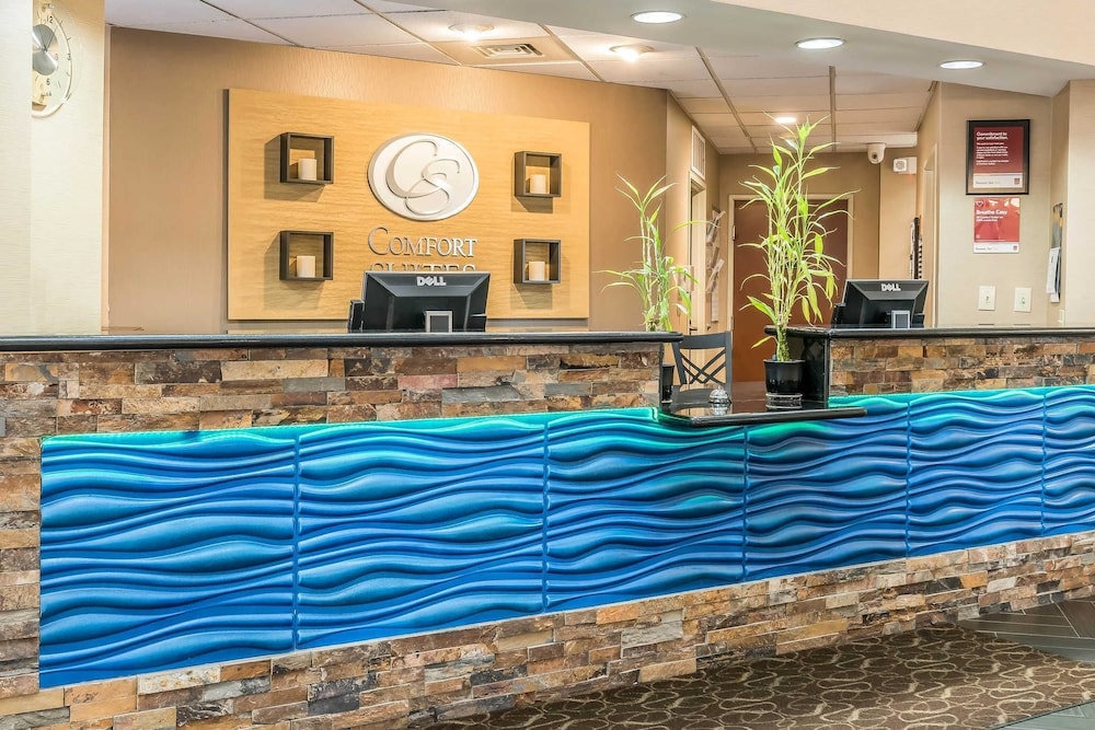Comfort Suites Springfield I-70 view 4