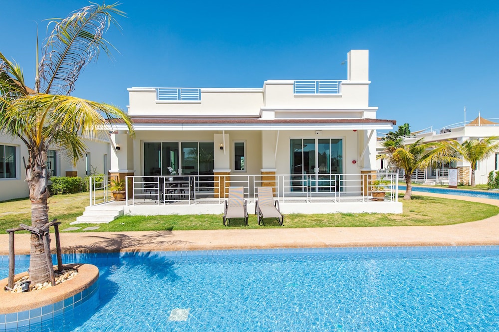 Hotel Oriental Beach Pearl Resort - Image 1