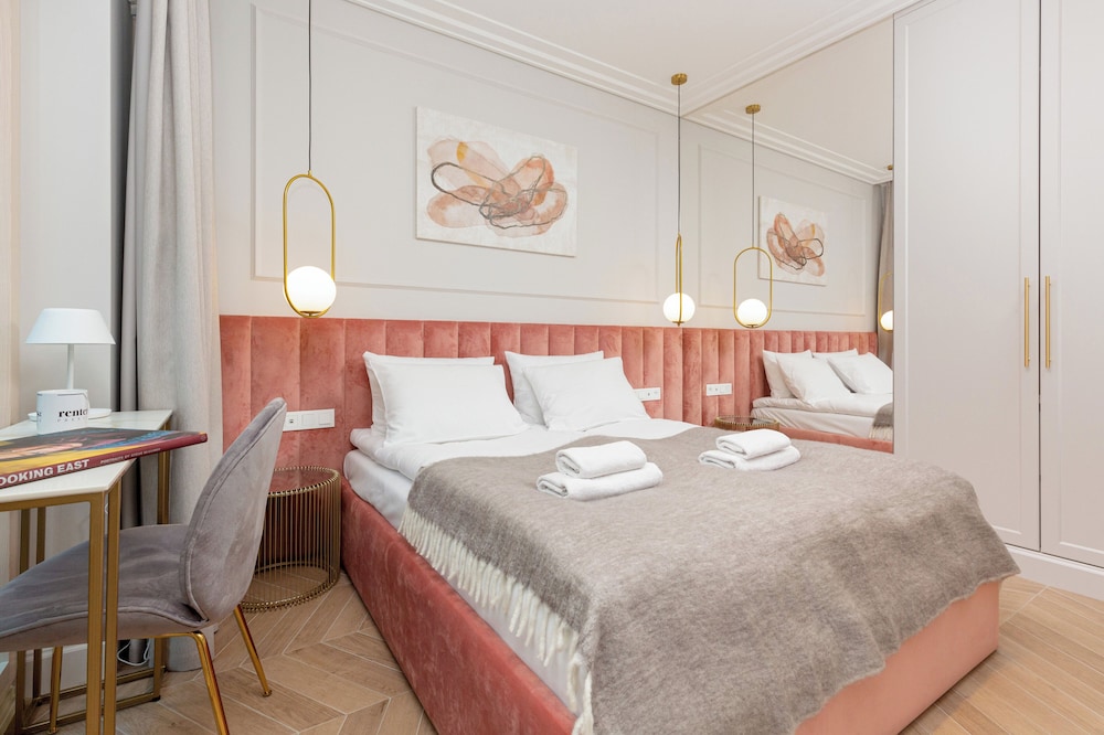 Mennica Amazonit by Renters Prestige view 3