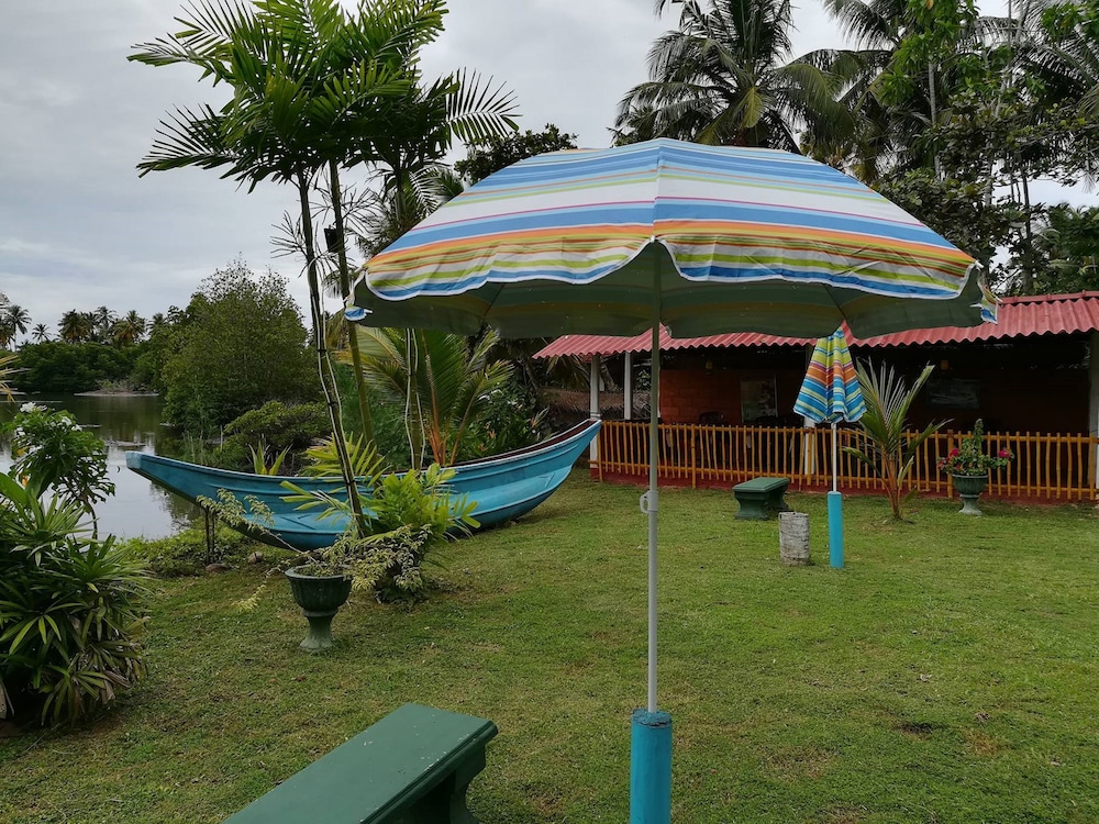 Lagoon Resort Goviyapana