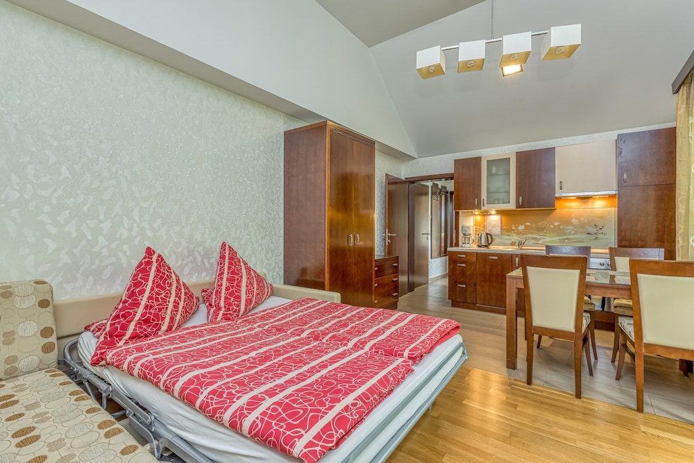 Pool Villa Silva Marija - App 206 view 3