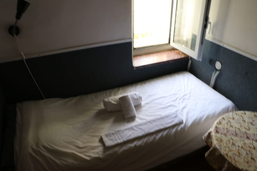 Allenby 2 Bed & Breakfast