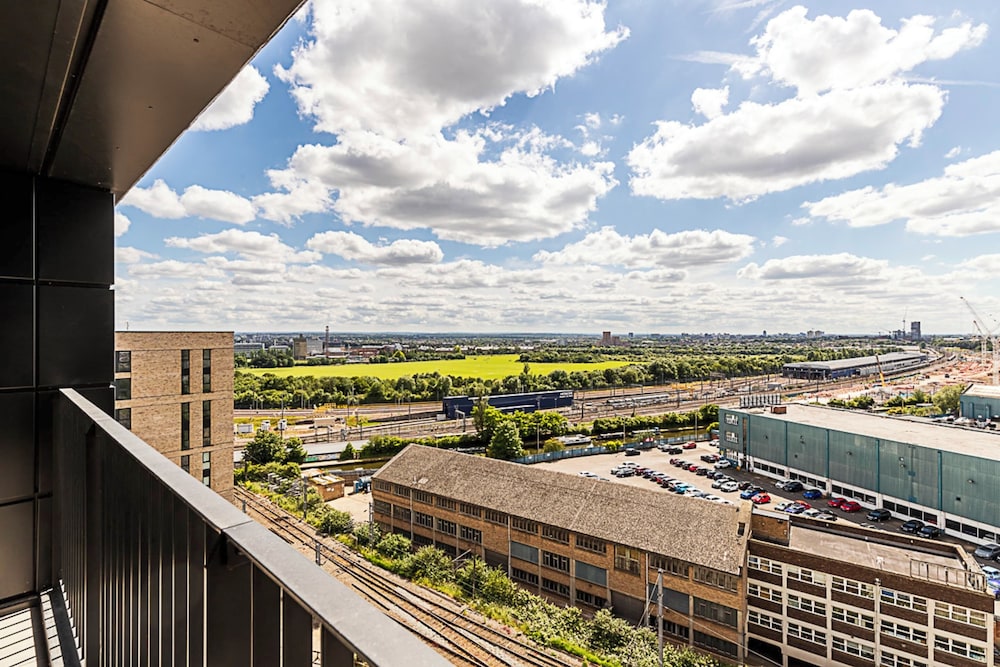 Stylish and Bright West London Gem