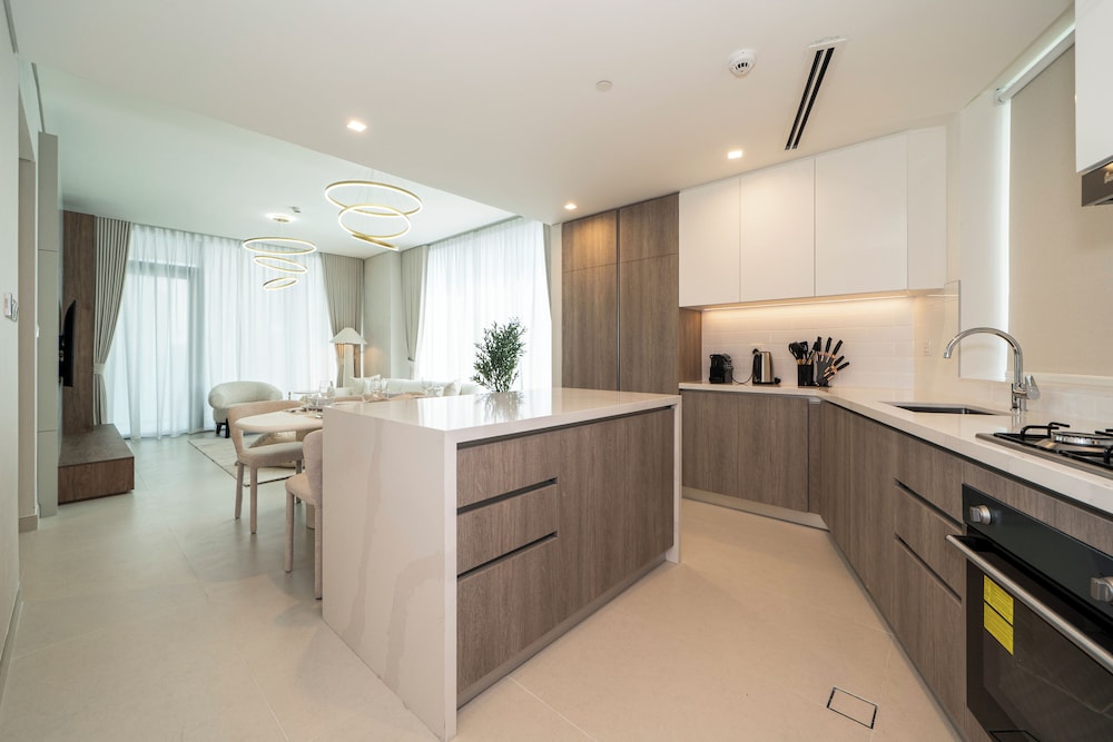 Experience 2BR Luxury Living  LIV Marina