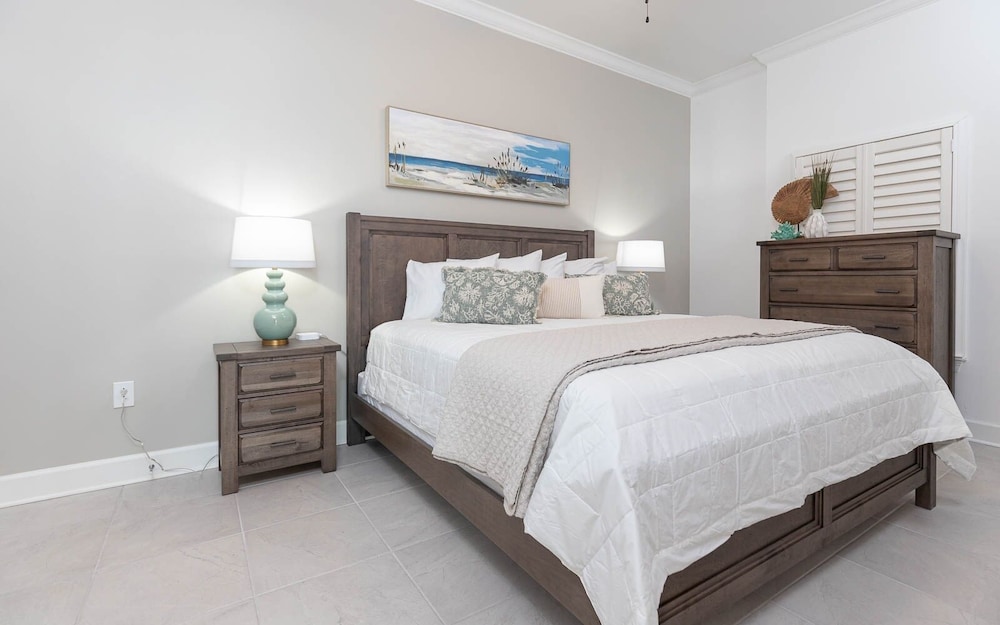Phoenix Gulf Towers 1404 4 Bedroom Condo