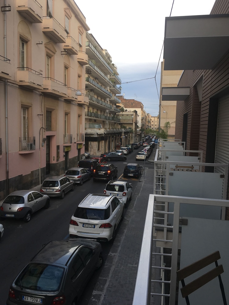 8 Room Hotel