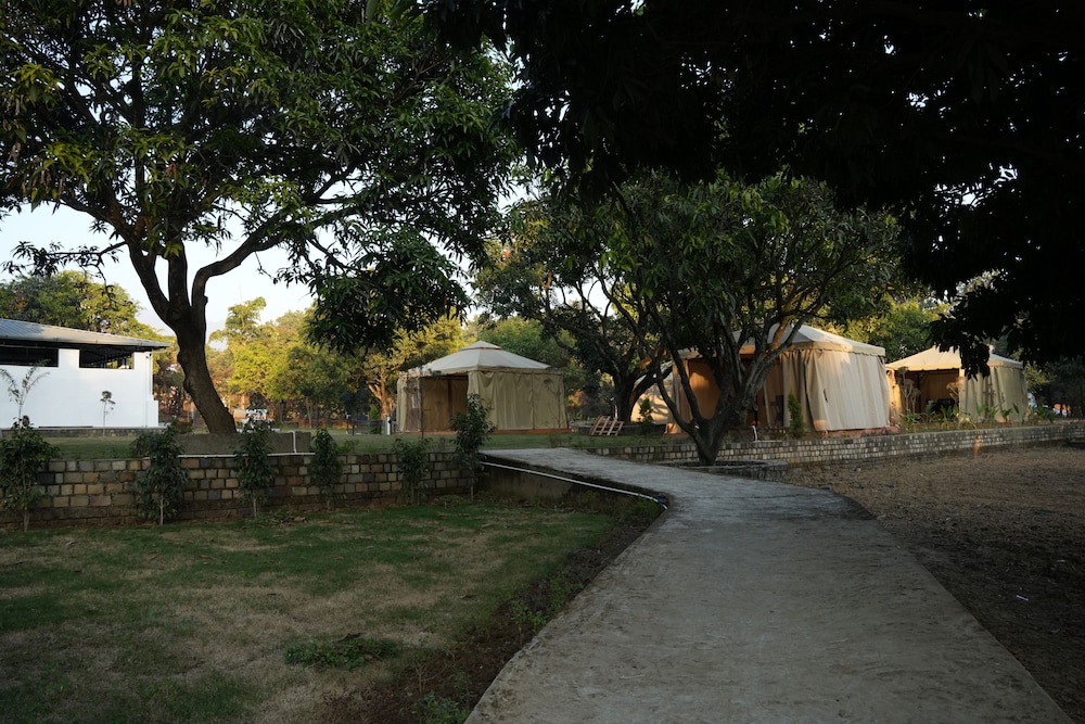 3 Acres Resort