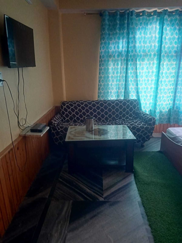 Varindavan Hotel & Restaurant