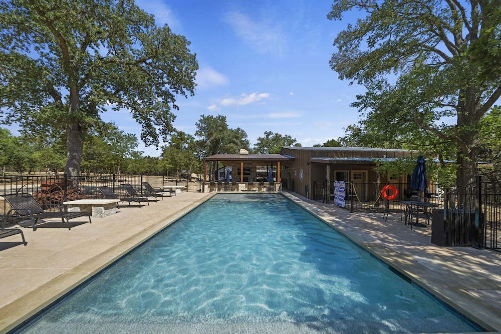 Luxury Retreat for 28 Terracotta Bliss Getaway