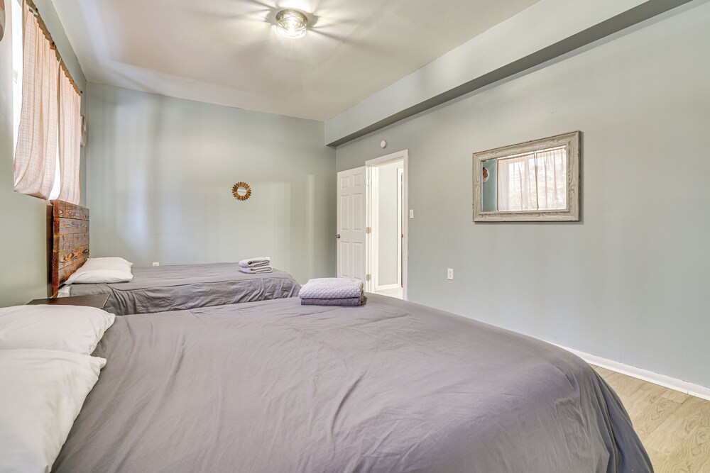 15 Mi to Ski Big Bear: Gem w/ Deck & Game Room