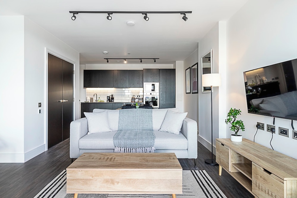 Sky-high Apartment With Modern Decor