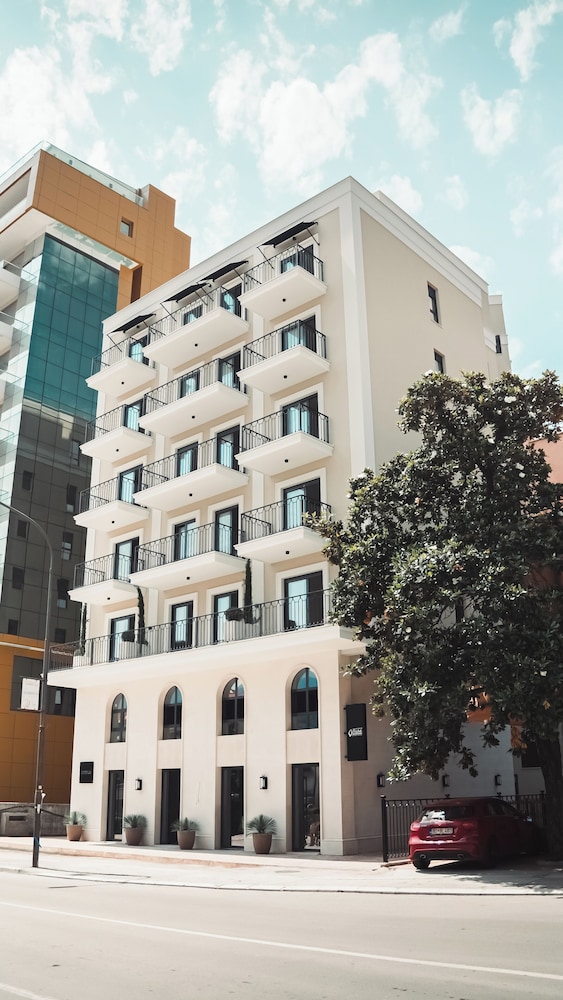 Hotel Allure - Image 1