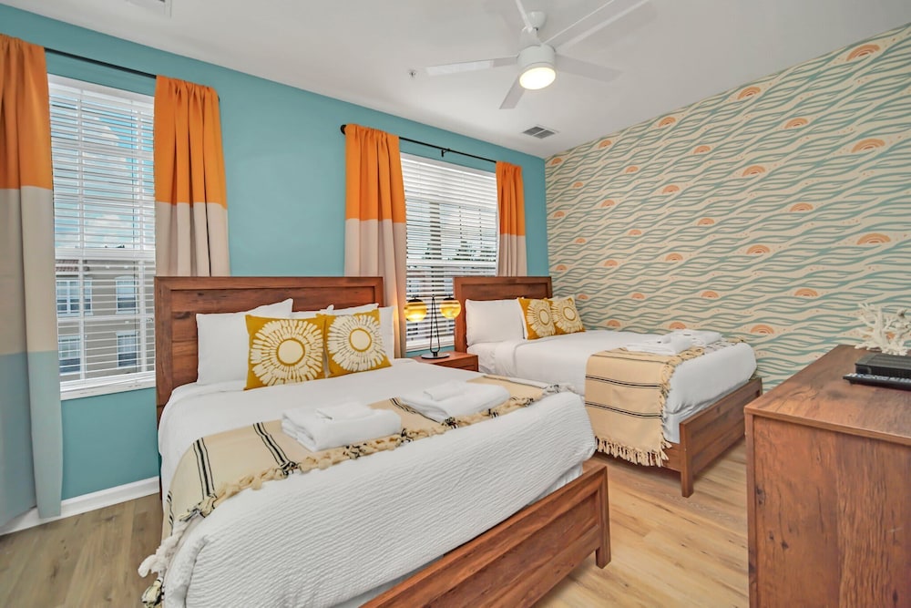 Spacious and Modern Townhome! Close to Attractions and Conventions Center! 3vc5014-10
