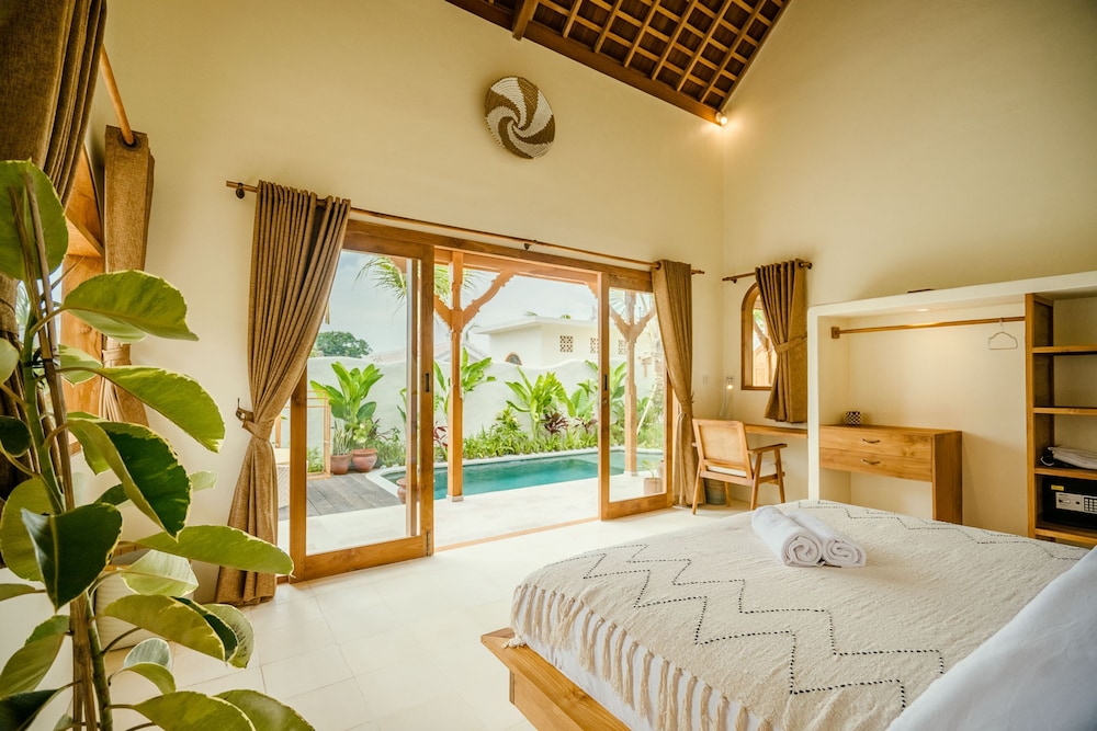 Villa Canggutopia 1 by Alfred in Bali - Tropical Hideaway 1BR Pool Villa Prime Location Canggu Beach