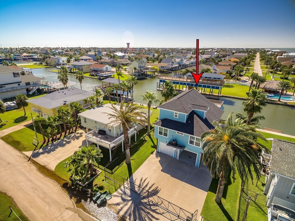 Margaritaville on the Bay by Ryson Vacation Rentals