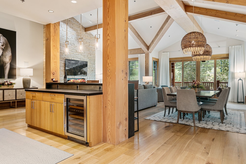 Grand Lodge - Four Bedroom #502 - Ski-in/ski-out 4 Condo
