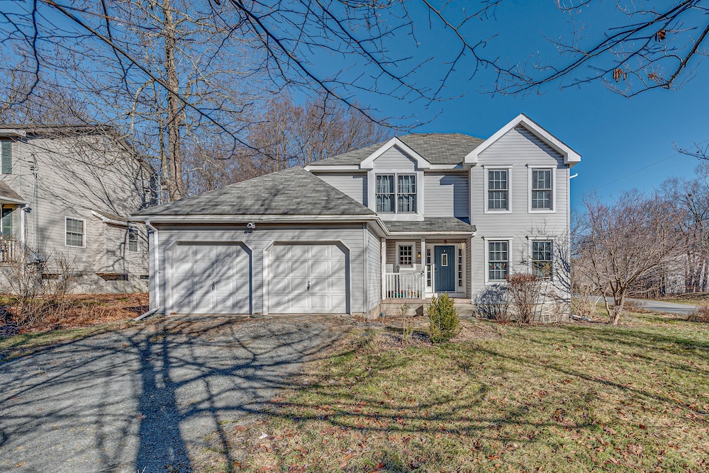 11 Mi to Camelback Resort: Tobyhanna Home! view 3