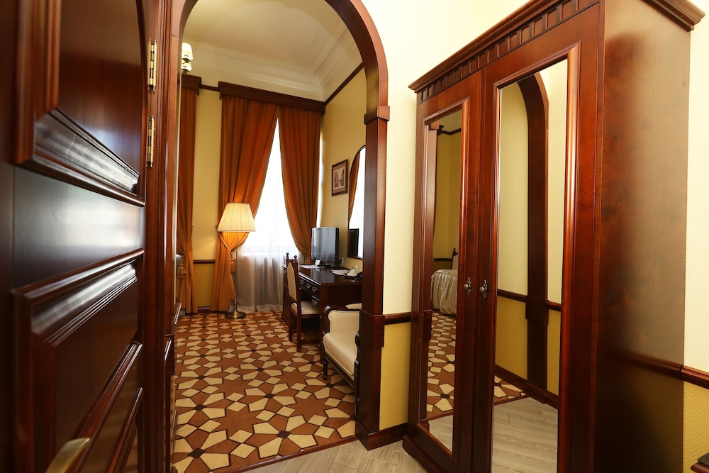Garni Hotel